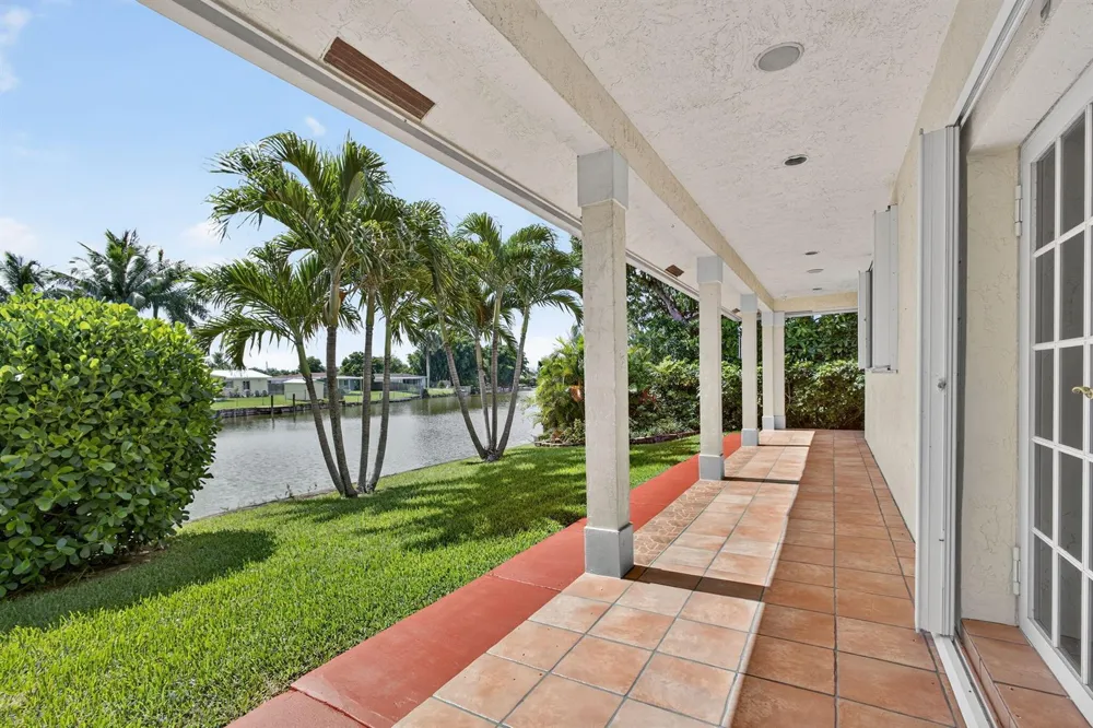 1052 W SHORE DRIVE West Palm Beach, FL 33406