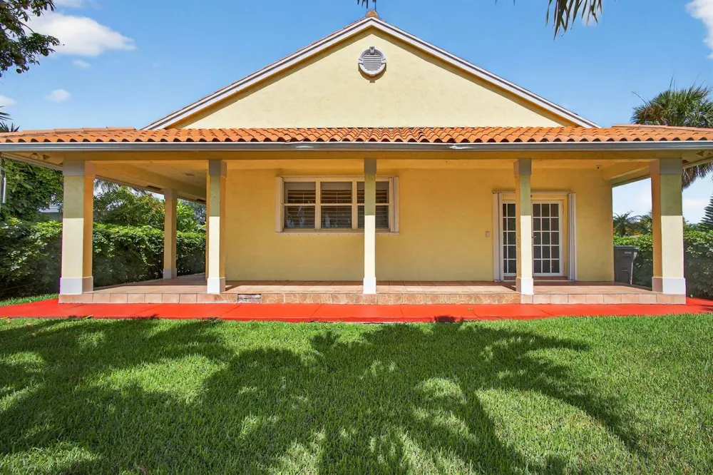 1052 W SHORE DRIVE West Palm Beach, FL 33406