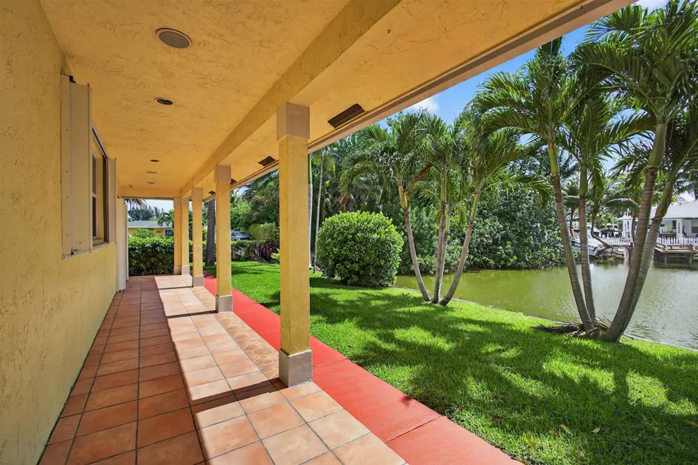 1052 W SHORE DRIVE West Palm Beach, FL 33406