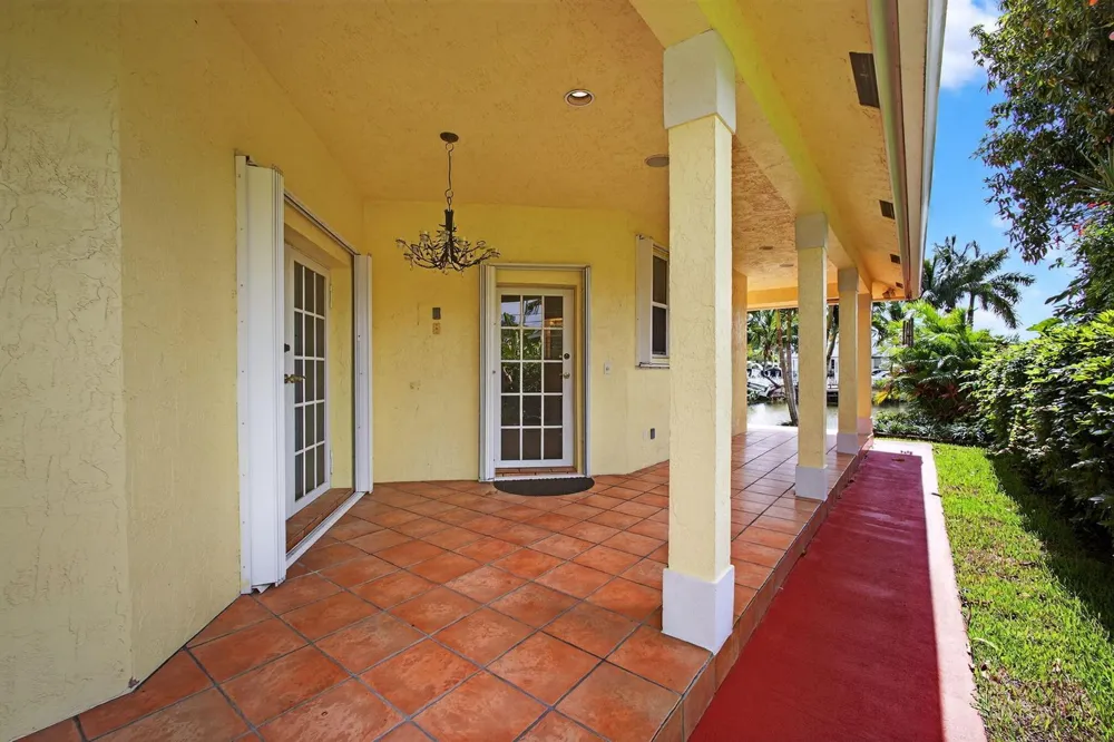 1052 W SHORE DRIVE West Palm Beach, FL 33406