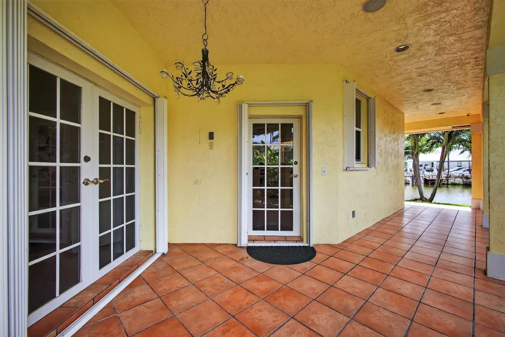 1052 W SHORE DRIVE West Palm Beach, FL 33406