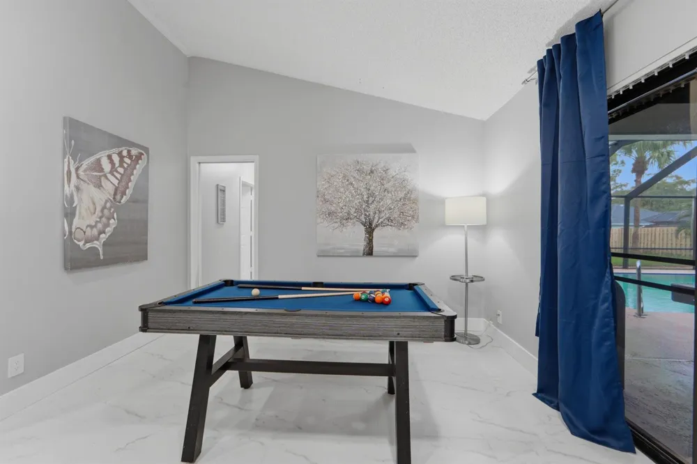 301 KNOTTY WOOD LANE Wellington, FL 33414