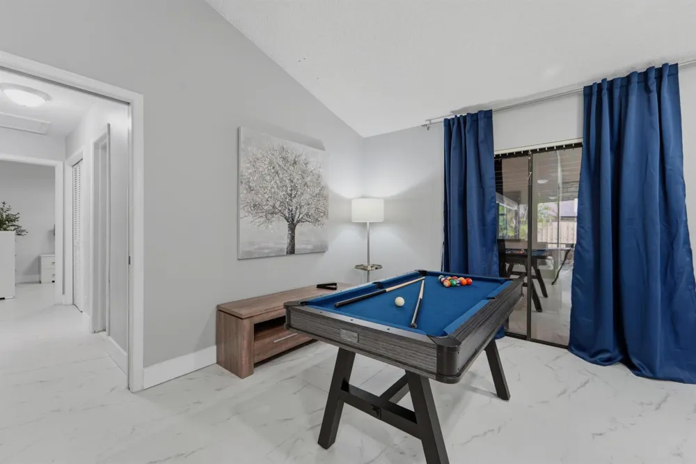 301 KNOTTY WOOD LANE Wellington, FL 33414