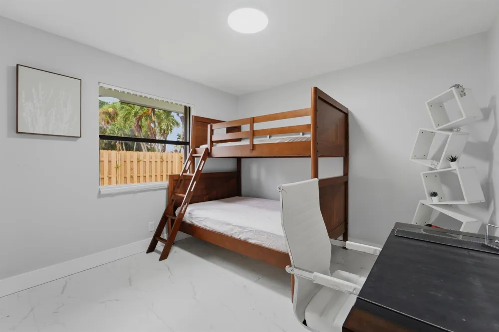 301 KNOTTY WOOD LANE Wellington, FL 33414