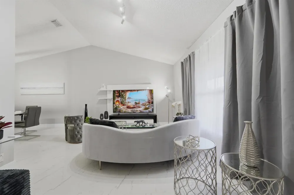 301 KNOTTY WOOD LANE Wellington, FL 33414