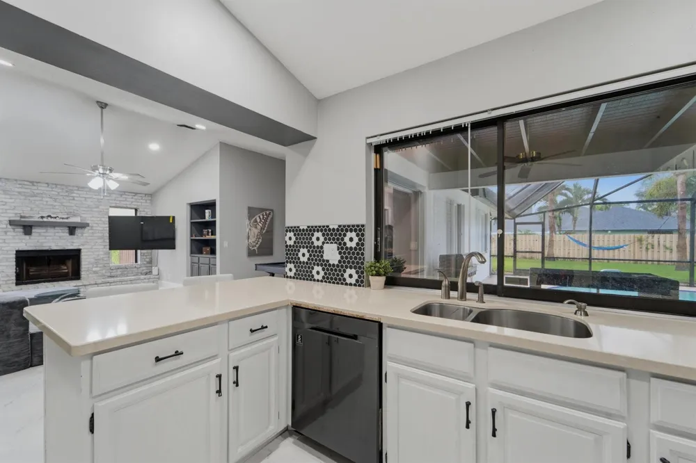 301 KNOTTY WOOD LANE Wellington, FL 33414