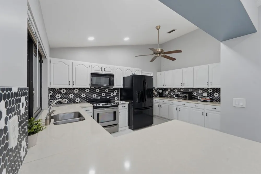 301 KNOTTY WOOD LANE Wellington, FL 33414