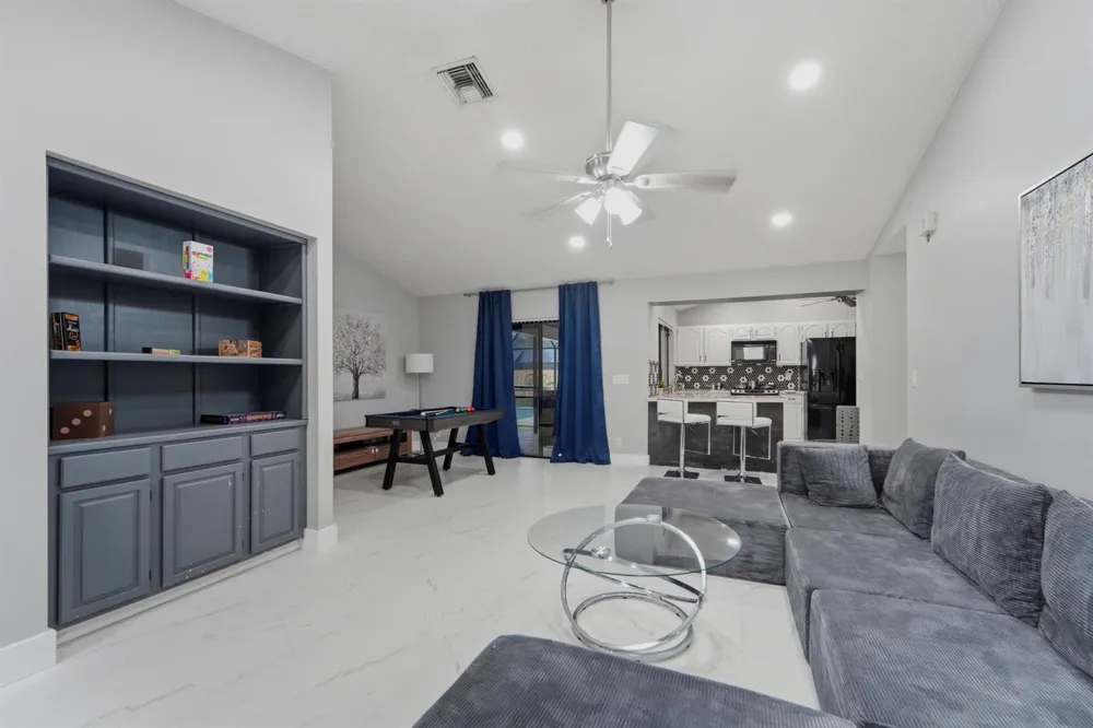 301 KNOTTY WOOD LANE Wellington, FL 33414