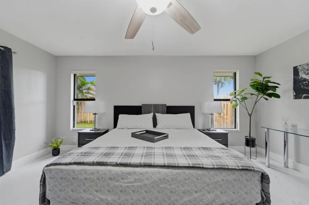 301 KNOTTY WOOD LANE Wellington, FL 33414