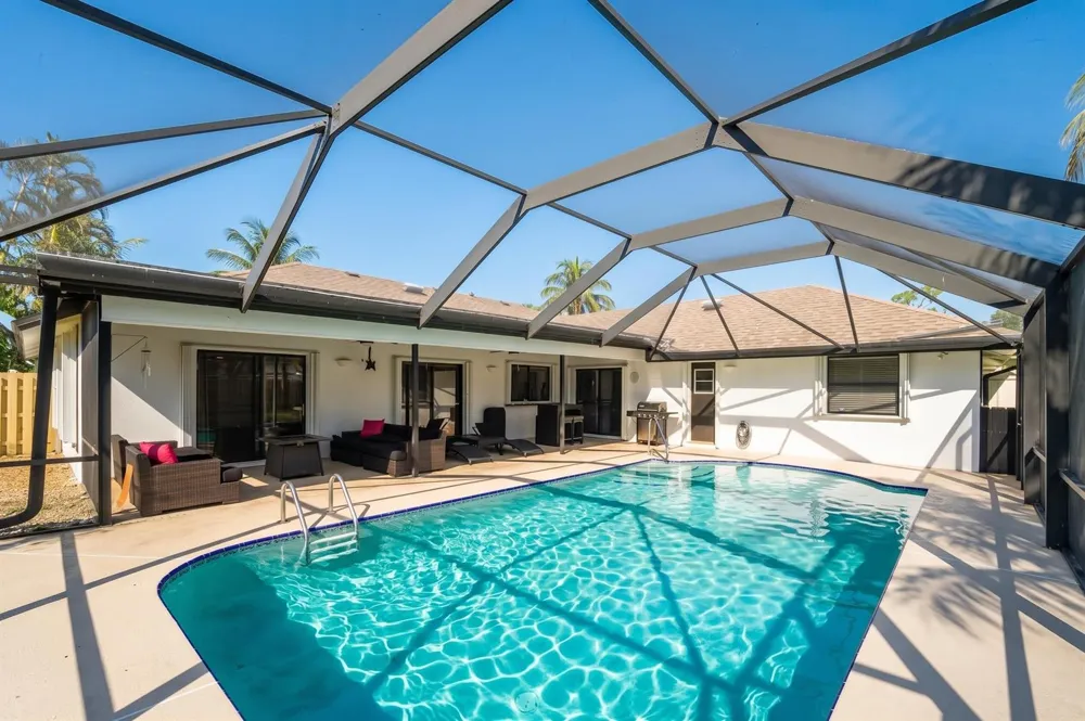 301 KNOTTY WOOD LANE Wellington, FL 33414