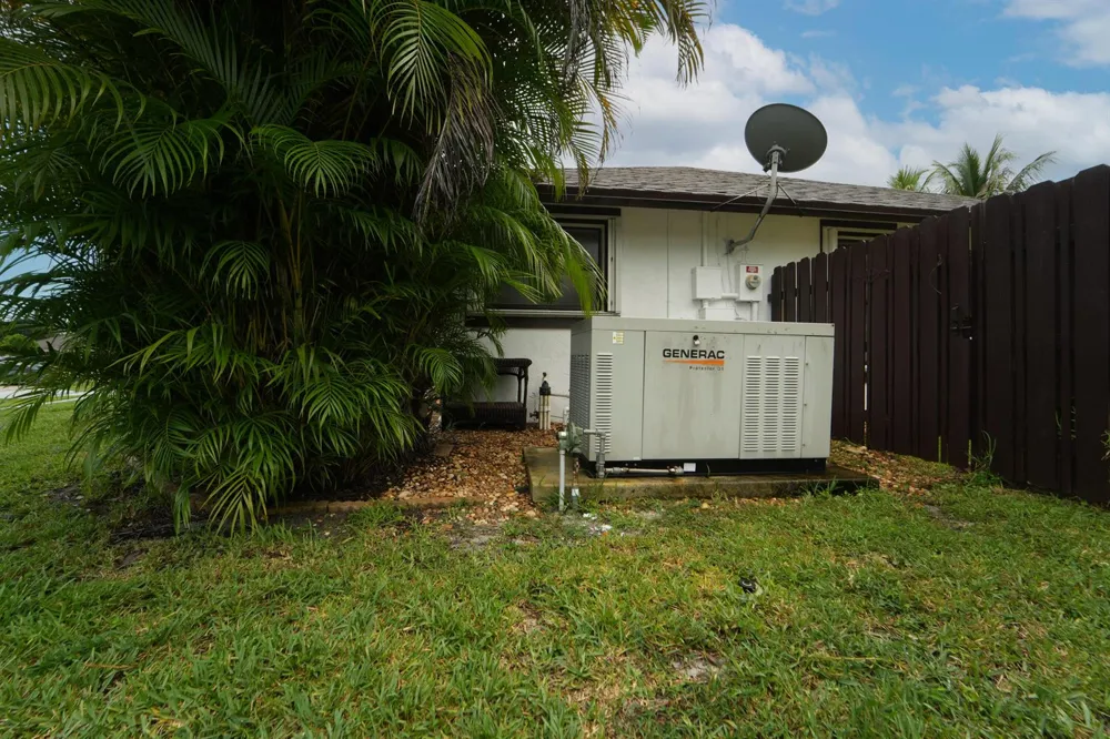 301 KNOTTY WOOD LANE Wellington, FL 33414