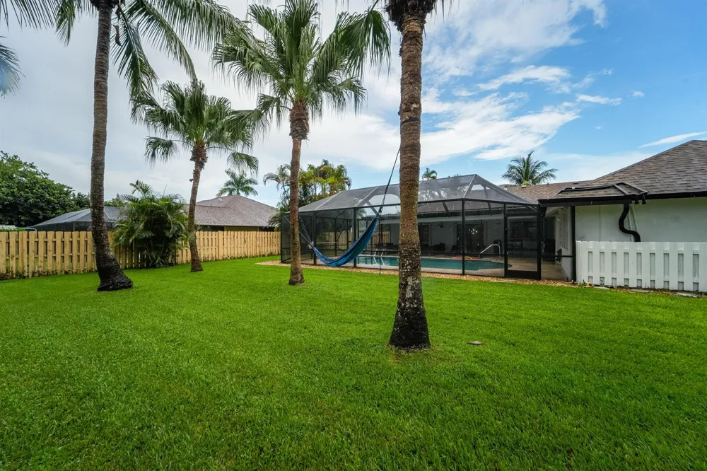 301 KNOTTY WOOD LANE Wellington, FL 33414
