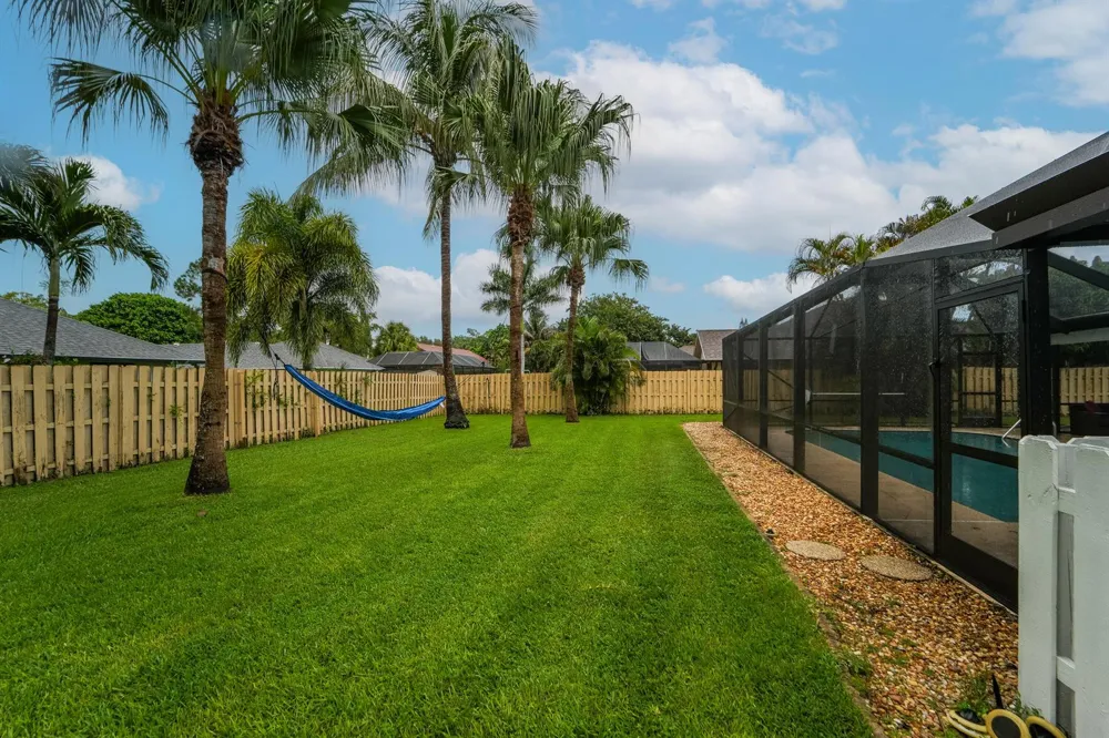 301 KNOTTY WOOD LANE Wellington, FL 33414