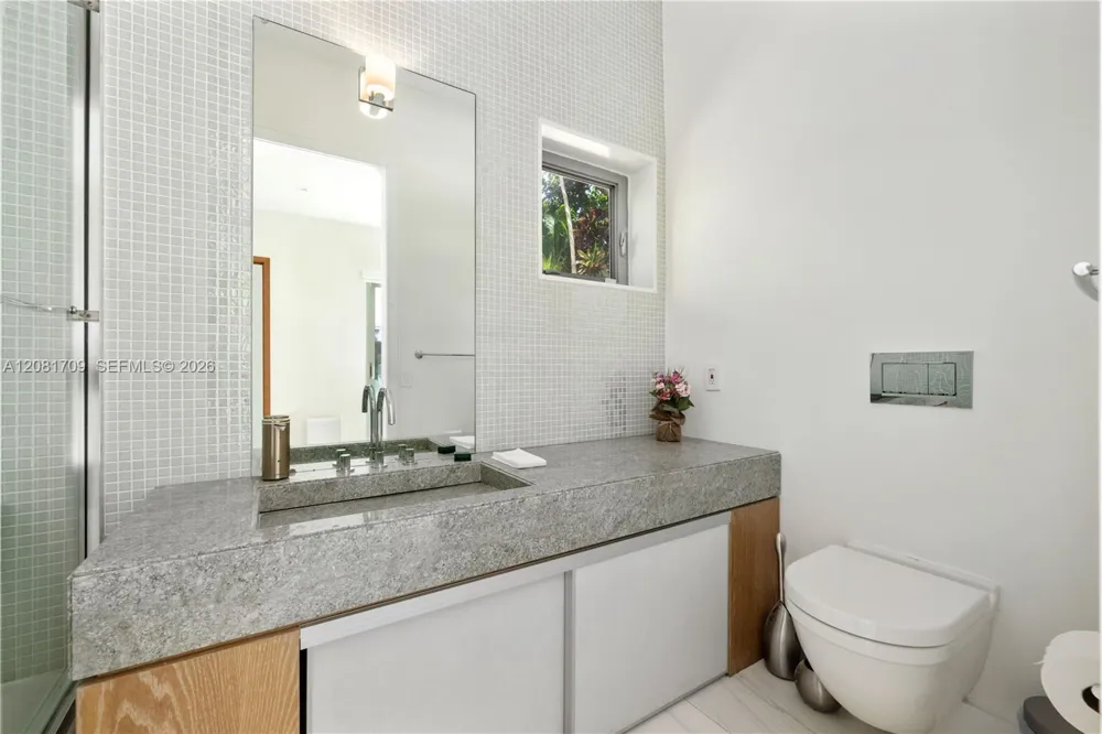 2205 Overbrook St Miami, FL 33133