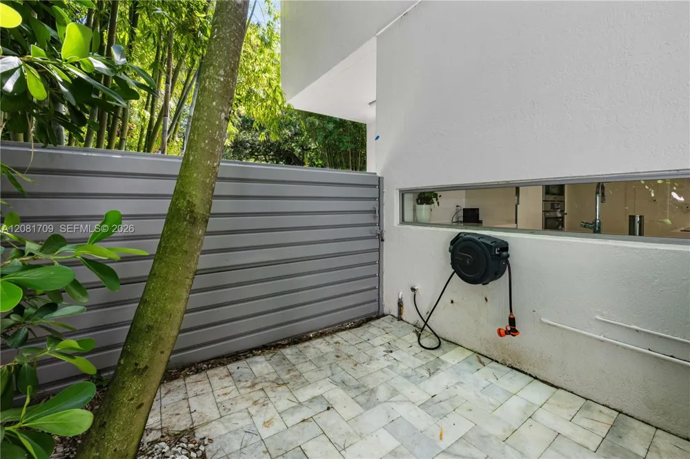 2205 Overbrook St Miami, FL 33133