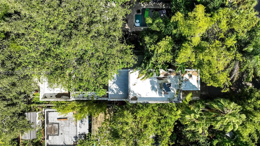 2205 Overbrook St Miami, FL 33133