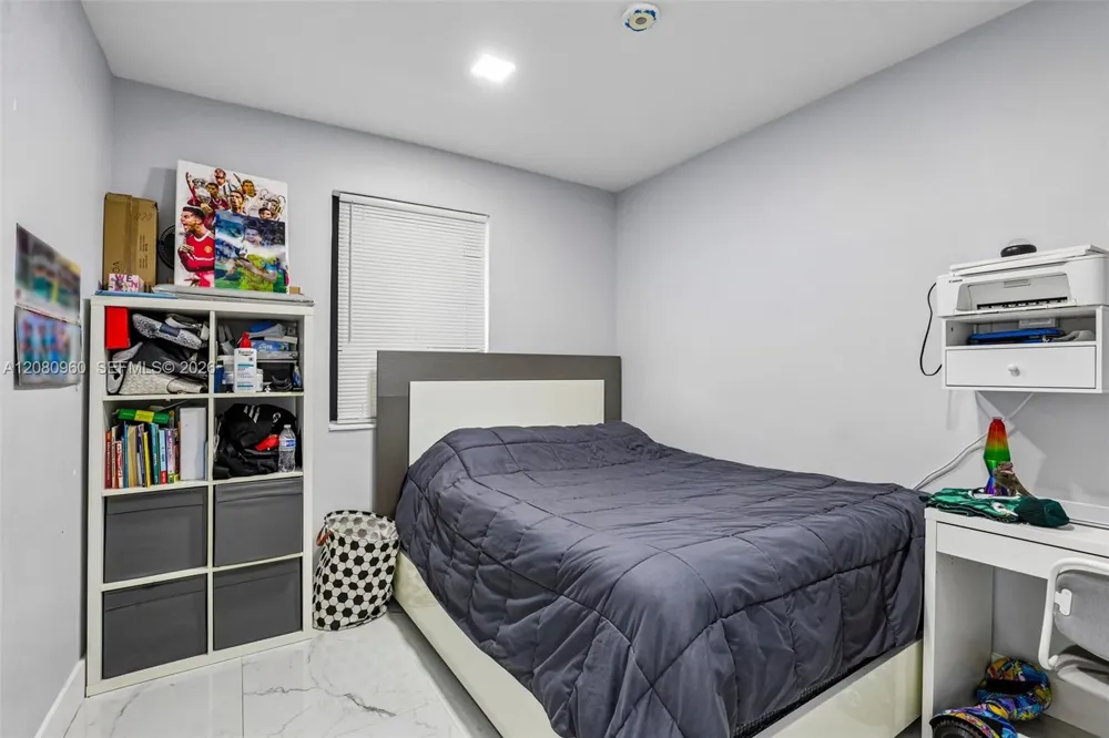 1421 68th Ter Hollywood, FL 33024