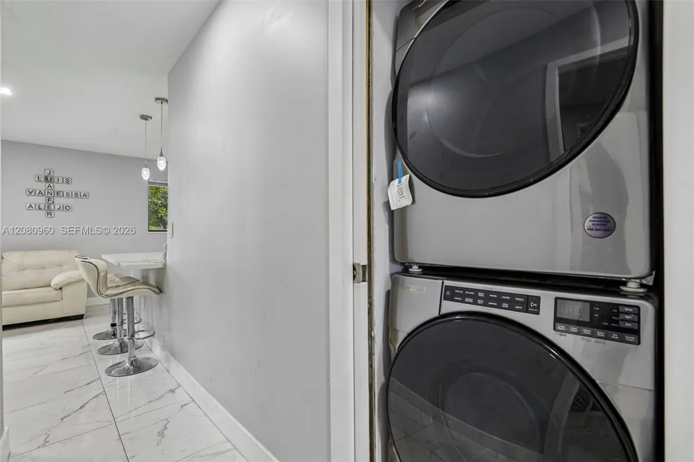 1421 68th Ter Hollywood, FL 33024