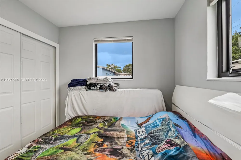 1421 68th Ter Hollywood, FL 33024