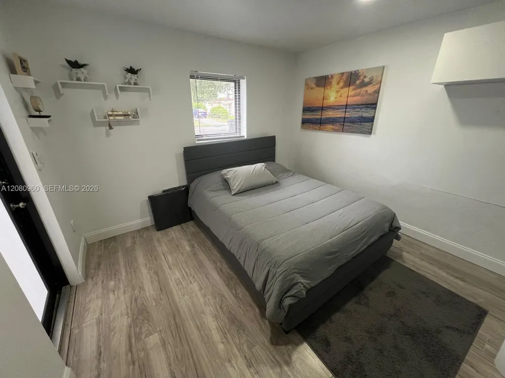 1421 68th Ter Hollywood, FL 33024