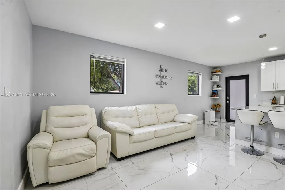 1421 68th Ter Hollywood, FL 33024