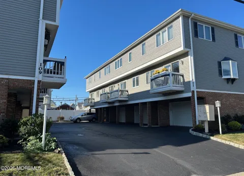 109 Cliff Avenue ##4D