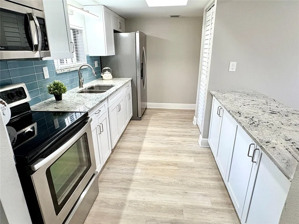 7939 PINE DRIVE #7939 Temple Terrace, FL 33637
