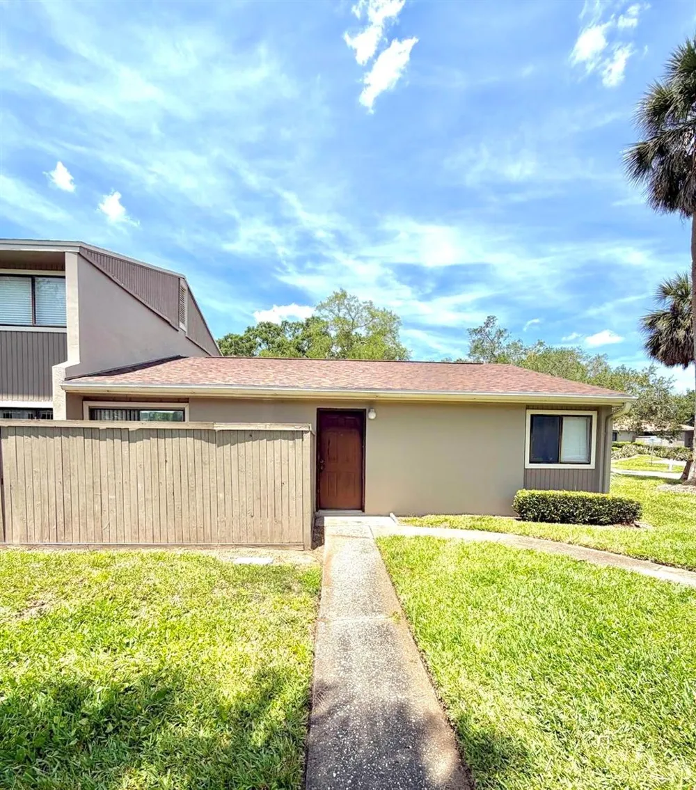 7939 PINE DRIVE #7939 Temple Terrace, FL 33637