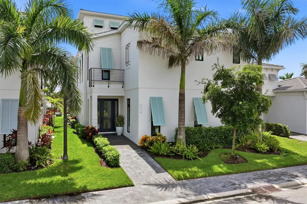 5935 REDBAY BOULEVARD Bradenton, FL 34210