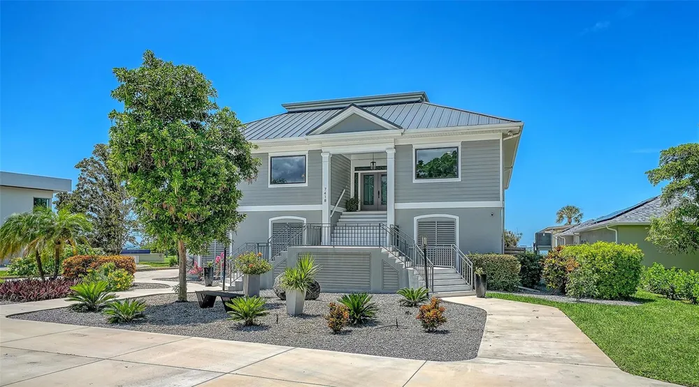 7418 WESTMORELAND DRIVE Sarasota, FL 34243