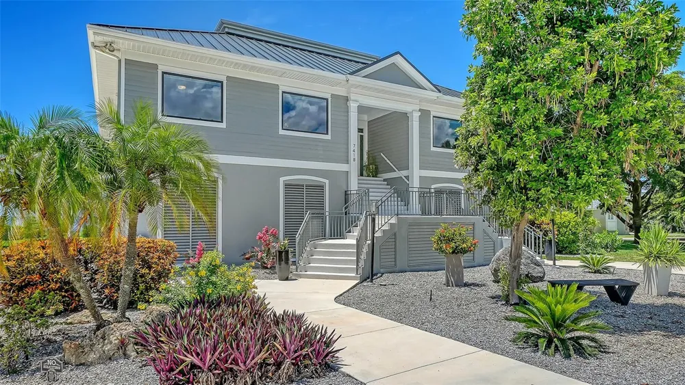 7418 WESTMORELAND DRIVE Sarasota, FL 34243