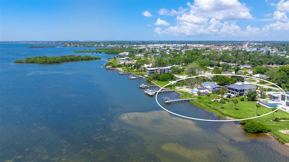 7418 WESTMORELAND DRIVE Sarasota, FL 34243