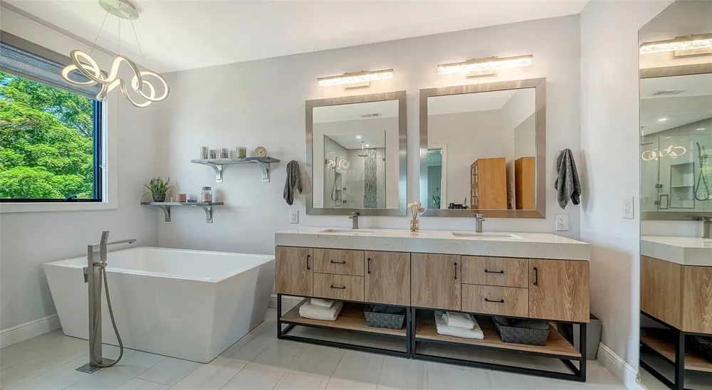 7418 WESTMORELAND DRIVE Sarasota, FL 34243