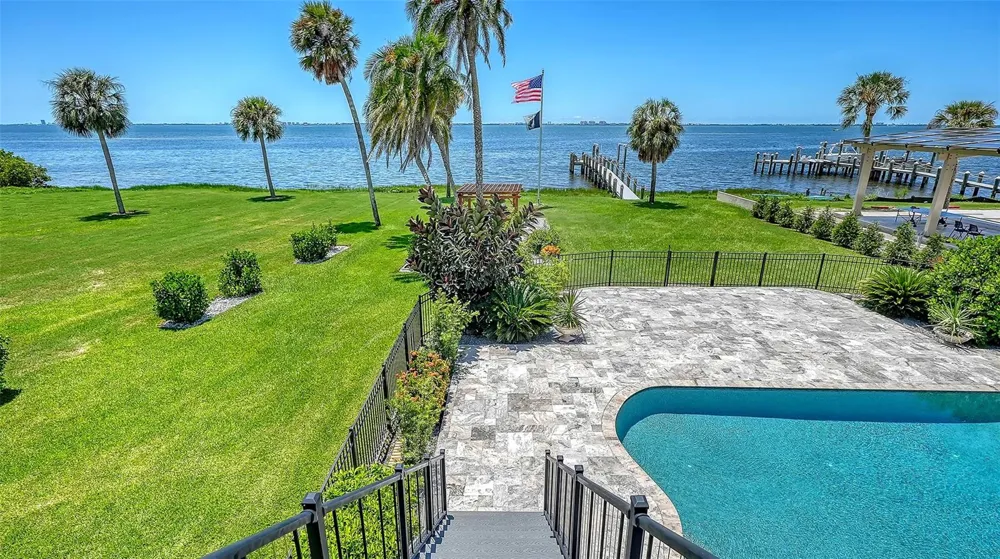 7418 WESTMORELAND DRIVE Sarasota, FL 34243