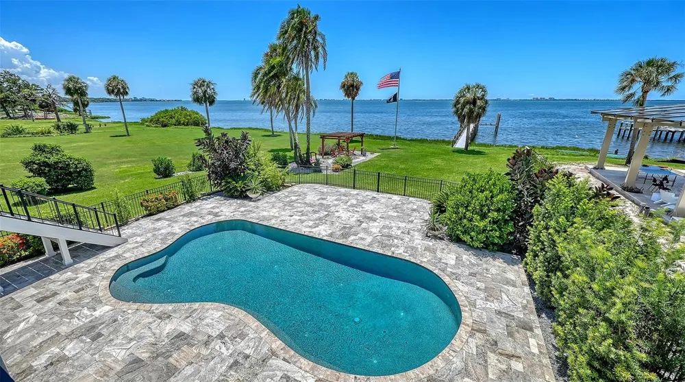 7418 WESTMORELAND DRIVE Sarasota, FL 34243