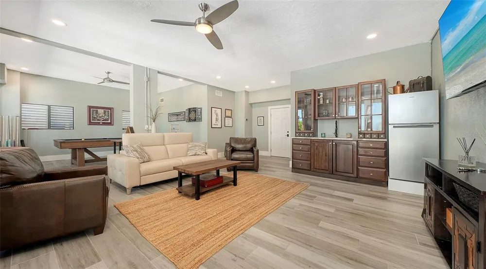 7418 WESTMORELAND DRIVE Sarasota, FL 34243
