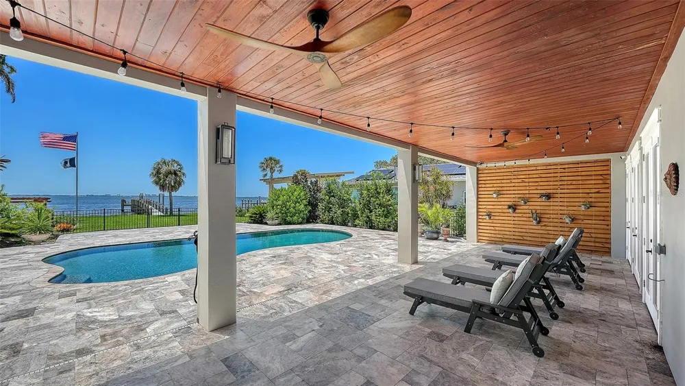 7418 WESTMORELAND DRIVE Sarasota, FL 34243