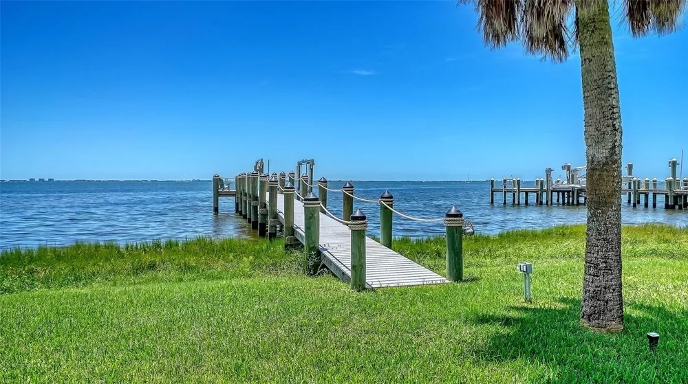 7418 WESTMORELAND DRIVE Sarasota, FL 34243