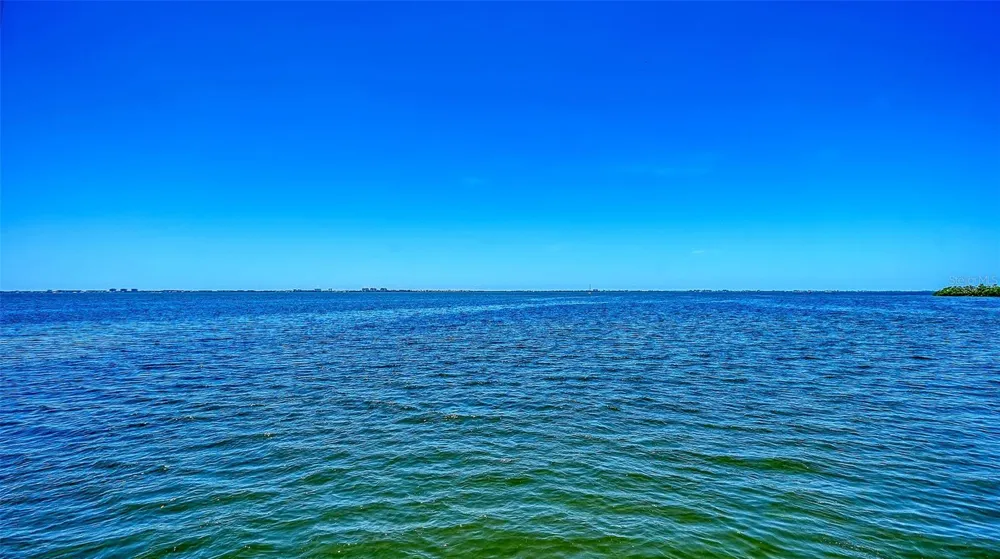 7418 WESTMORELAND DRIVE Sarasota, FL 34243