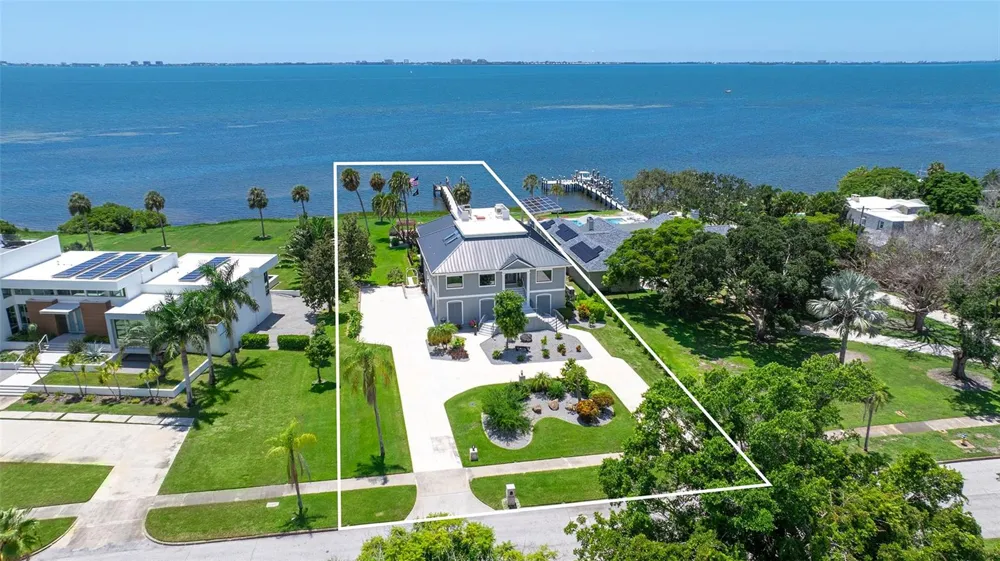 7418 WESTMORELAND DRIVE Sarasota, FL 34243