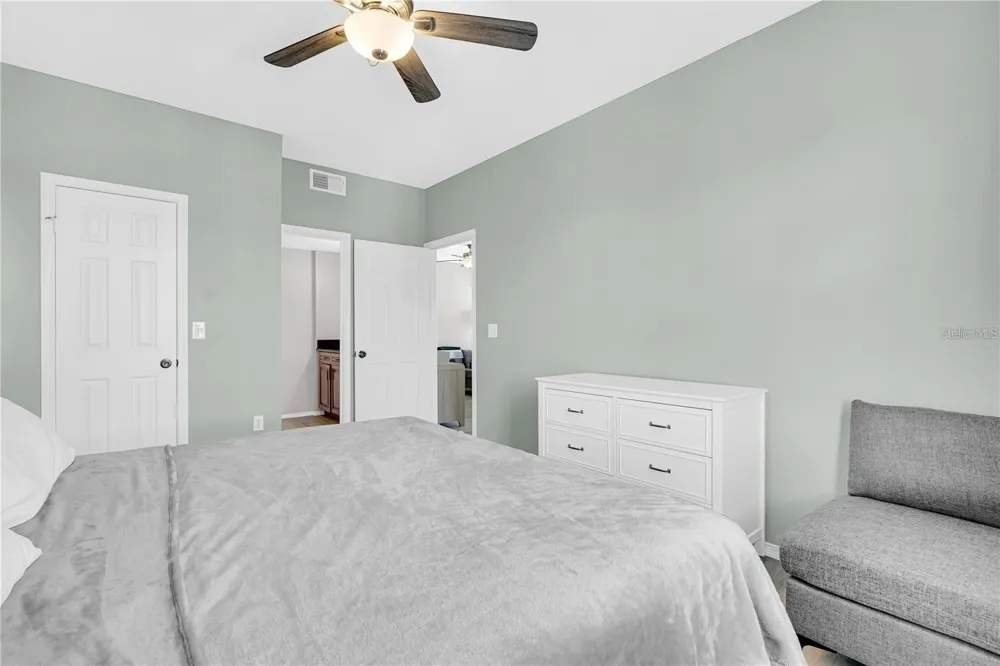2632 ROBERT TRENT JONES DRIVE #136 Orlando, FL 32835
