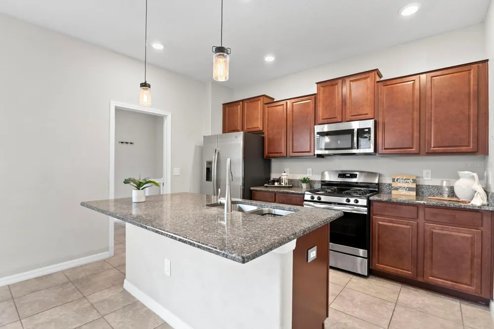 17402 CRUISER BEND Land O Lakes, FL 34638