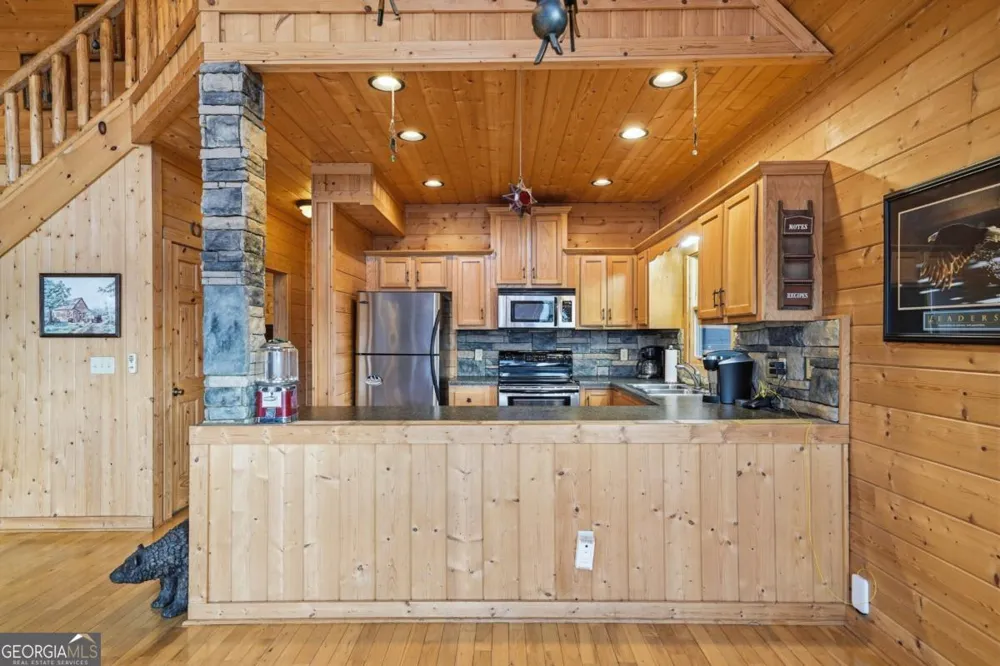 97 Fox Mountain Crossing RD Blue Ridge, GA 30513