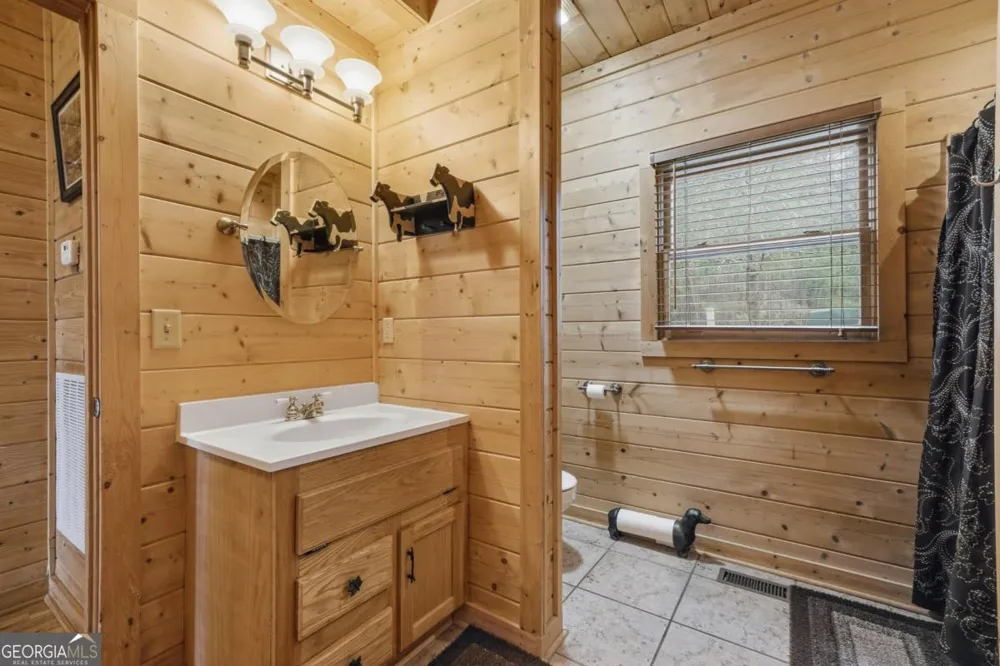 97 Fox Mountain Crossing RD Blue Ridge, GA 30513