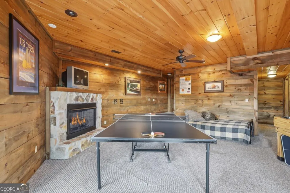 97 Fox Mountain Crossing RD Blue Ridge, GA 30513