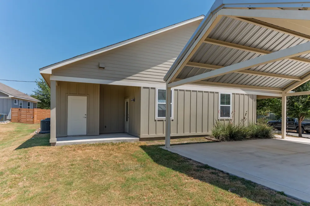 240 Rose Drive #A Dripping Springs, TX 78620