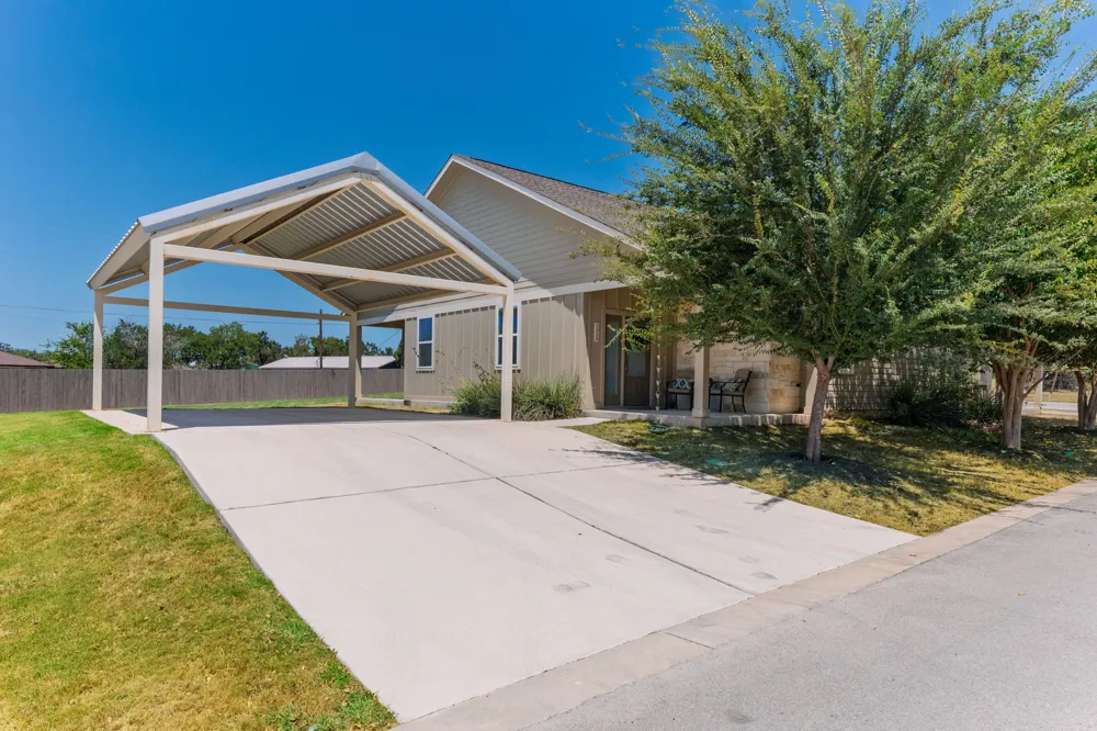 240 Rose Drive #A Dripping Springs, TX 78620
