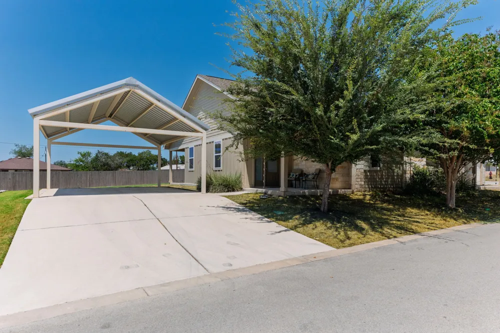 240 Rose Drive #A Dripping Springs, TX 78620