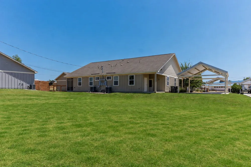 240 Rose Drive #A Dripping Springs, TX 78620