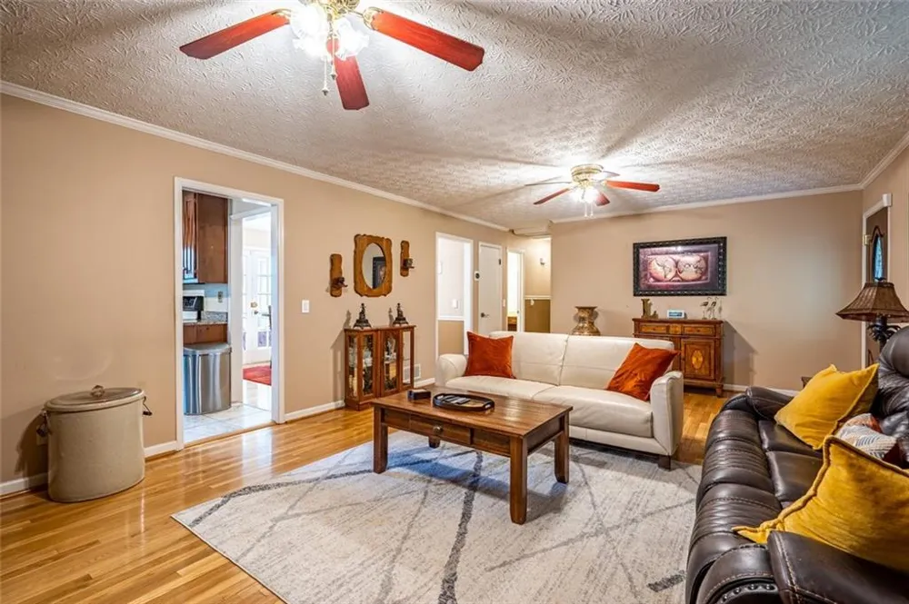 465 Dobbs Road #B Woodstock, GA 30188